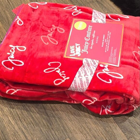 Juicy Couture Signature Logo Twin Plush Throw Blanket - Picture 6 of 8